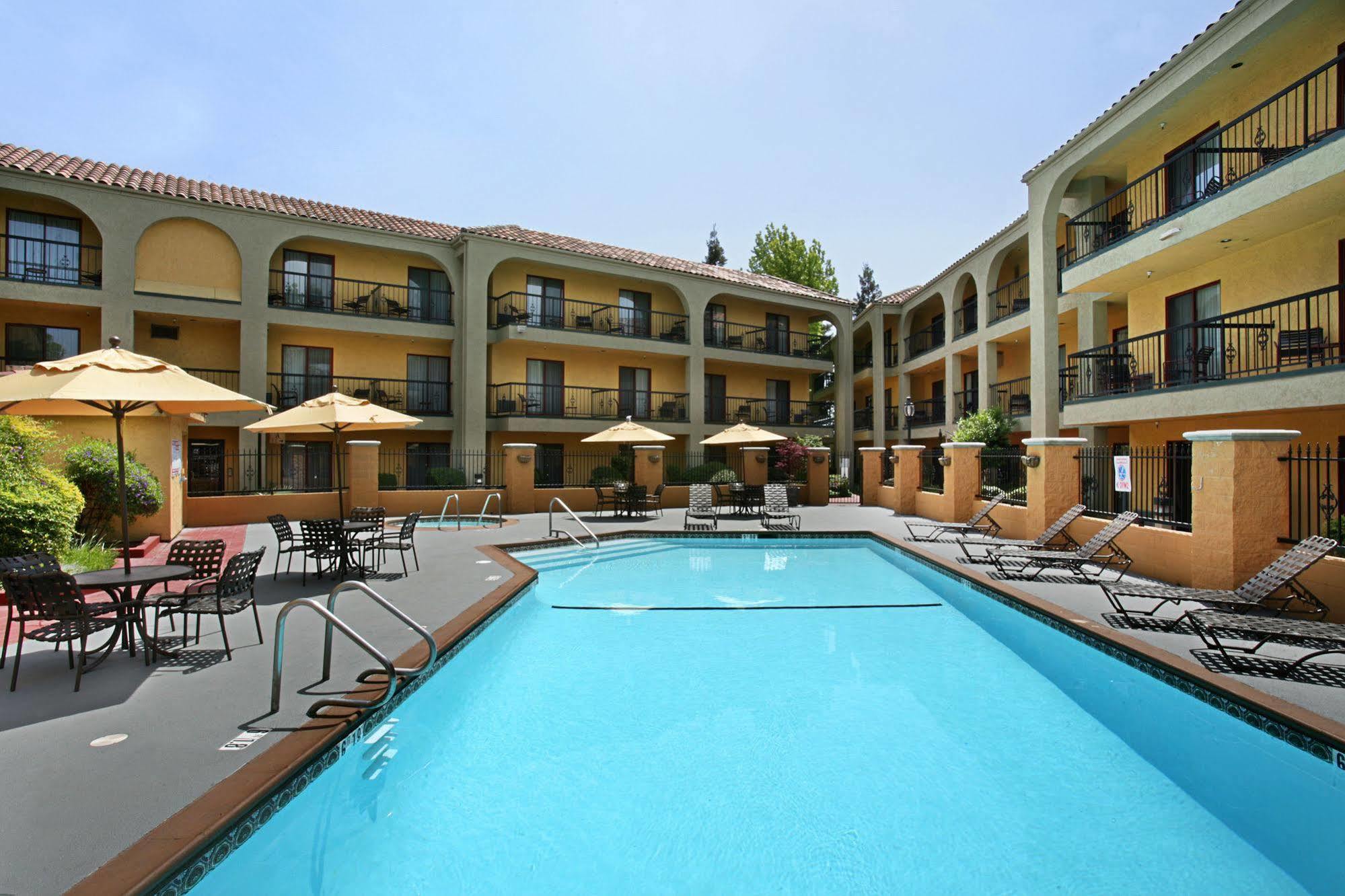 Best Western Plus Heritage Inn Stockton Exterior photo